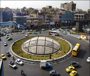 تحلیل فضای شهری میدان انقلاب تهران